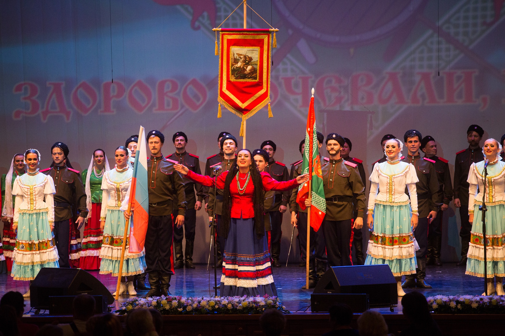 Дәрігер секс қыздар Әнші Натали юбкасының астына порно түсіреді.